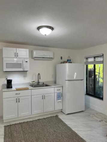 735 NE 37th Street Oakland Park FL 33334