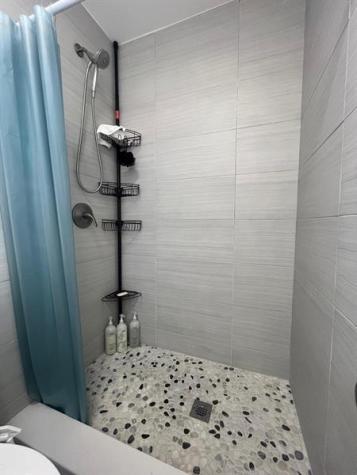 735 NE 37th Street Oakland Park FL 33334