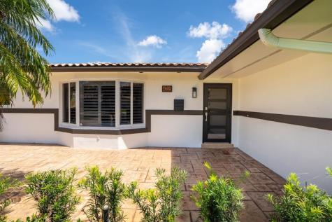 4215 Roosevelt Street Hollywood FL 33021
