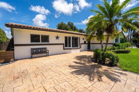 4215 Roosevelt Street Hollywood FL 33021