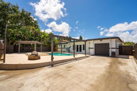 4215 Roosevelt Street Hollywood FL 33021