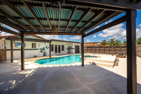 4215 Roosevelt Street Hollywood FL 33021