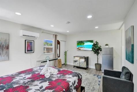8047 NW 1st Place Miami FL 33150