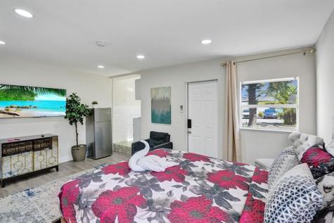 8047 NW 1st Place Miami FL 33150