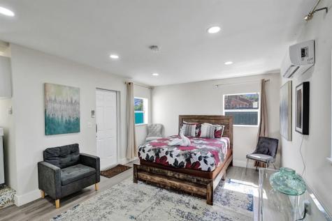8047 NW 1st Place Miami FL 33150