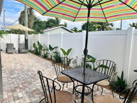 12 SW 6th Street Delray Beach FL 33444