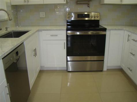 2588 N Carambola Circle N. Coconut Creek FL 33066