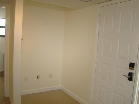 2588 N Carambola Circle N. Coconut Creek FL 33066