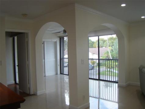 2588 N Carambola Circle N. Coconut Creek FL 33066