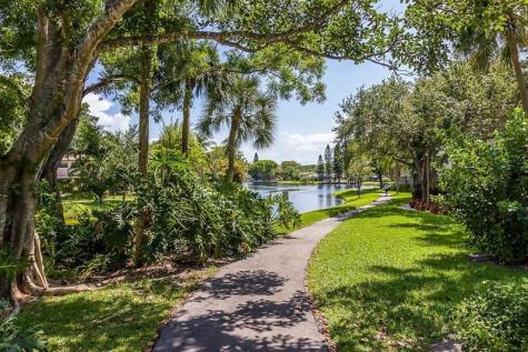 2588 N Carambola Circle N. Coconut Creek FL 33066