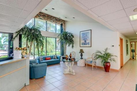 2588 N Carambola Circle N. Coconut Creek FL 33066