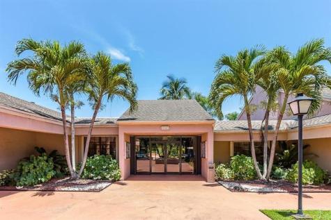 2588 N Carambola Circle N. Coconut Creek FL 33066