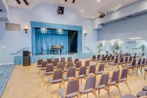 2588 N Carambola Circle N. Coconut Creek FL 33066