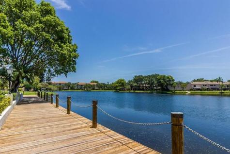 2588 N Carambola Circle N. Coconut Creek FL 33066