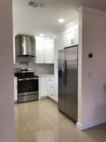 2588 N Carambola Circle N. Coconut Creek FL 33066
