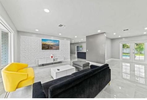 4811 Hayes Street Hollywood FL 33021