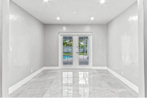 4811 Hayes Street Hollywood FL 33021