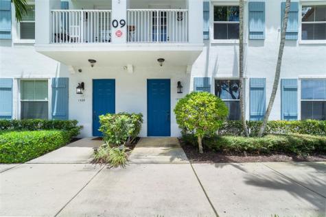 1323 Via De Pepi Boynton Beach FL 33426