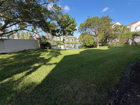2731 Ocean Club Boulevard Hollywood FL 33019
