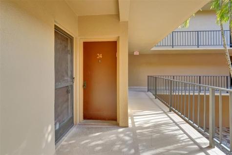 4040 N Hills Drive Hollywood FL 33021