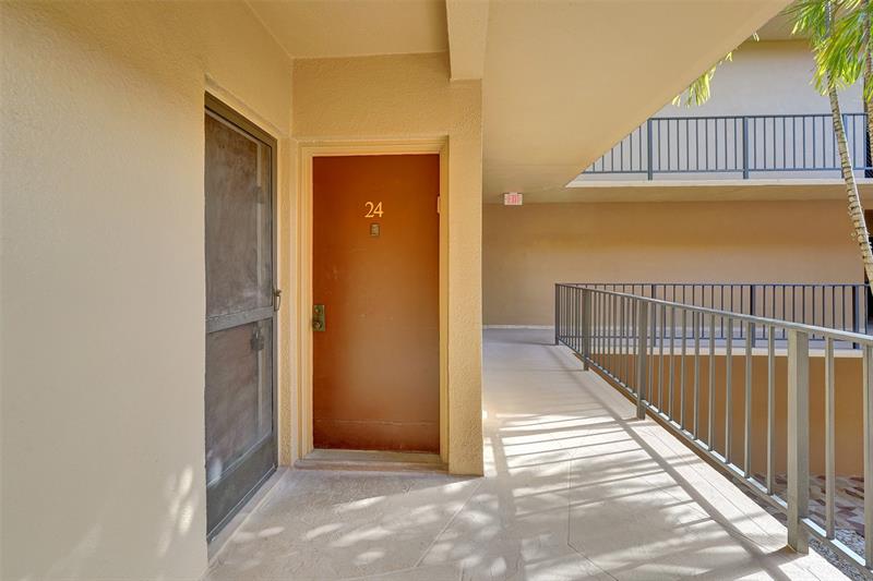 4040 N Hills Drive Hollywood FL 33021