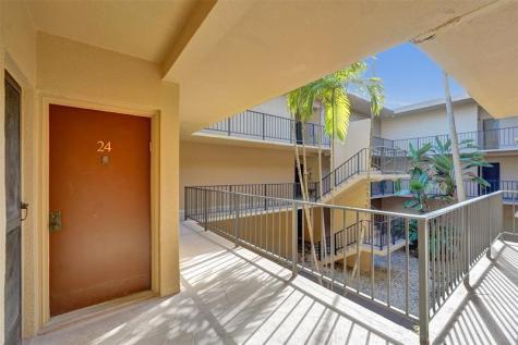 4040 N Hills Drive Hollywood FL 33021
