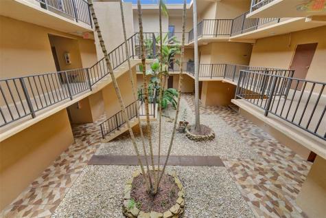 4040 N Hills Drive Hollywood FL 33021
