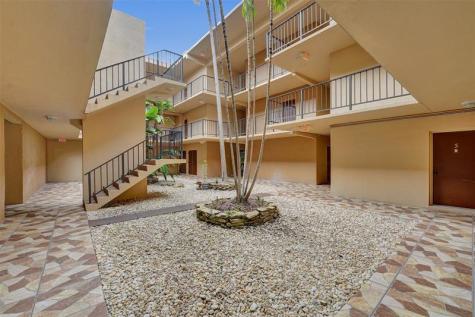 4040 N Hills Drive Hollywood FL 33021