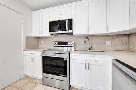4040 N Hills Drive Hollywood FL 33021
