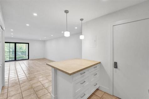 4040 N Hills Drive Hollywood FL 33021