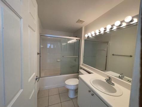 8010 N Nob Hill Road Tamarac FL 33321