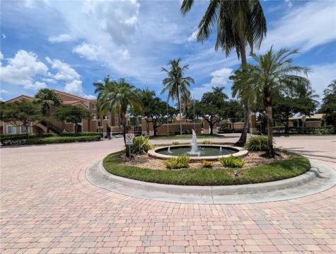 8010 N Nob Hill Road Tamarac FL 33321