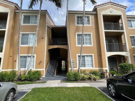8010 N Nob Hill Road Tamarac FL 33321