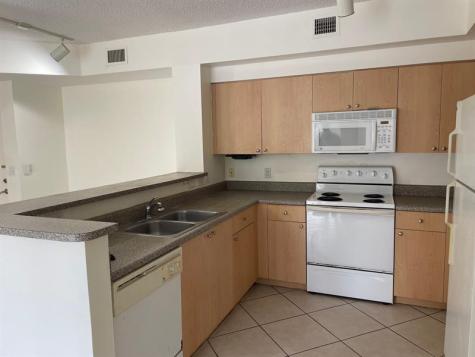 8010 N Nob Hill Road Tamarac FL 33321