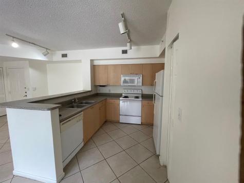 8010 N Nob Hill Road Tamarac FL 33321