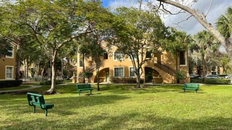 7950 N Nob Hill Road Tamarac FL 33321