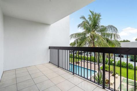 2707 NE 14th Street Causeway Pompano Beach FL 33062
