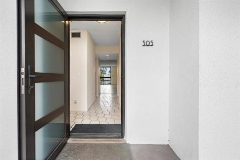 2707 NE 14th Street Causeway Pompano Beach FL 33062