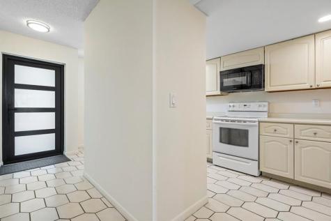 2707 NE 14th Street Causeway Pompano Beach FL 33062