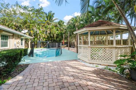 1427 Seagrape Circle Weston FL 33326