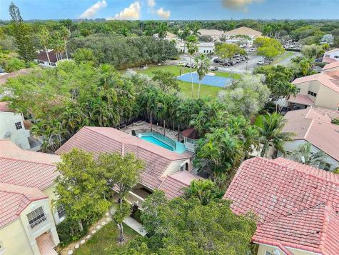1427 Seagrape Circle Weston FL 33326