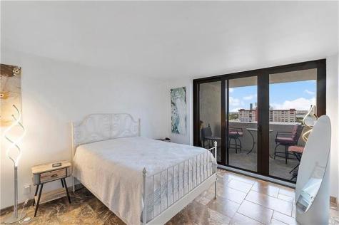 2017 S Ocean Drive Hallandale Beach FL 33009