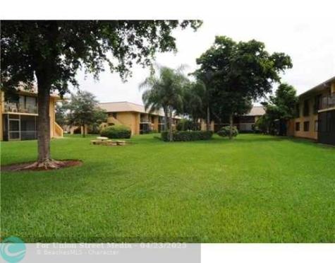 5911 Washington Street Hollywood FL 33023