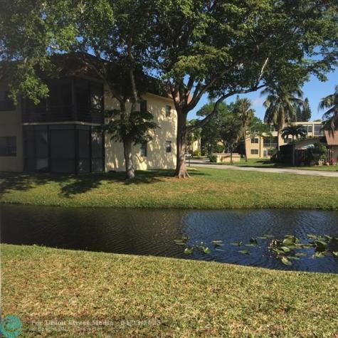 102 Briarwood Hollywood FL 33024