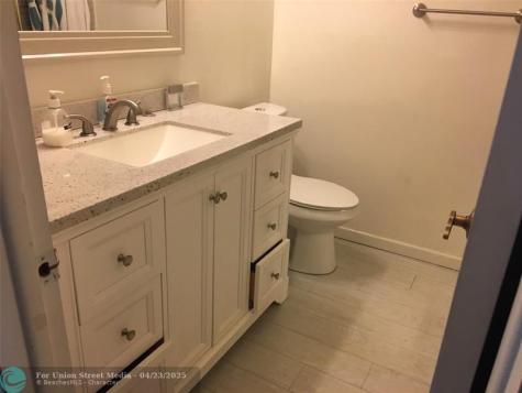 102 Briarwood Hollywood FL 33024