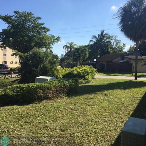 102 Briarwood Hollywood FL 33024