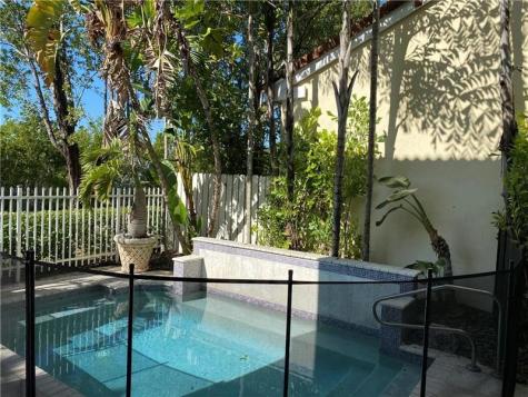 1940 Sweetbay Way Hollywood FL 33019