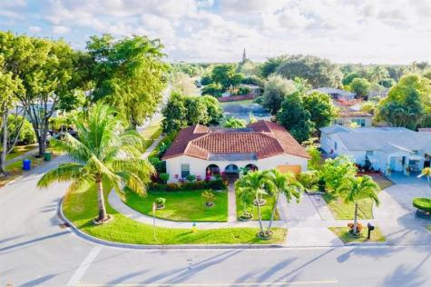 5101 SW 6 Place Margate FL 33068