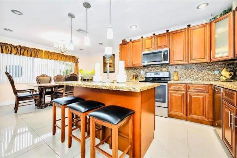 5101 SW 6 Place Margate FL 33068