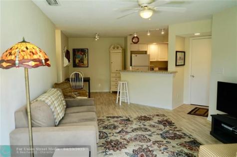 3330 N Pinewalk Drive N Margate FL 33063